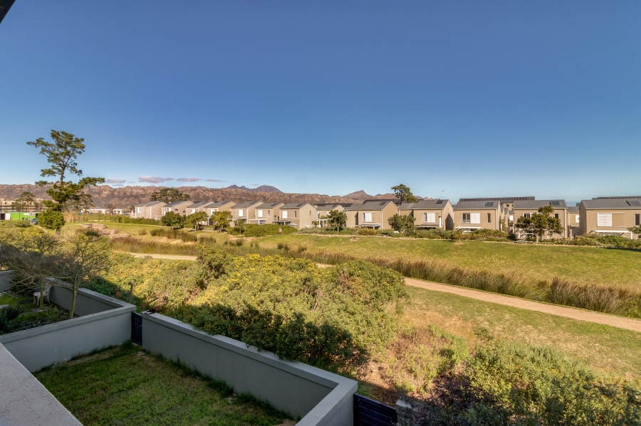 2 Bedroom Property for Sale in Somerset Lakes Western Cape